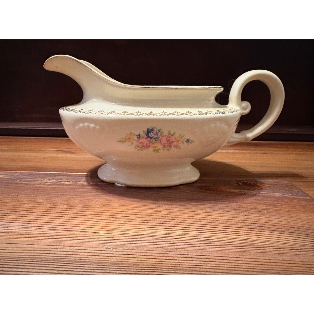 Vintage Homer Laughlin Georgian Eggshell Gravy Boat Floral Gold Trim 1942 USA
